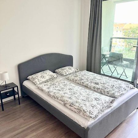 Harfa Apartment Chill Zone Прага Екстериор снимка