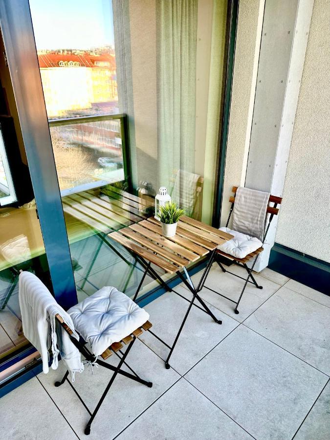 Harfa Apartment Chill Zone Прага Екстериор снимка