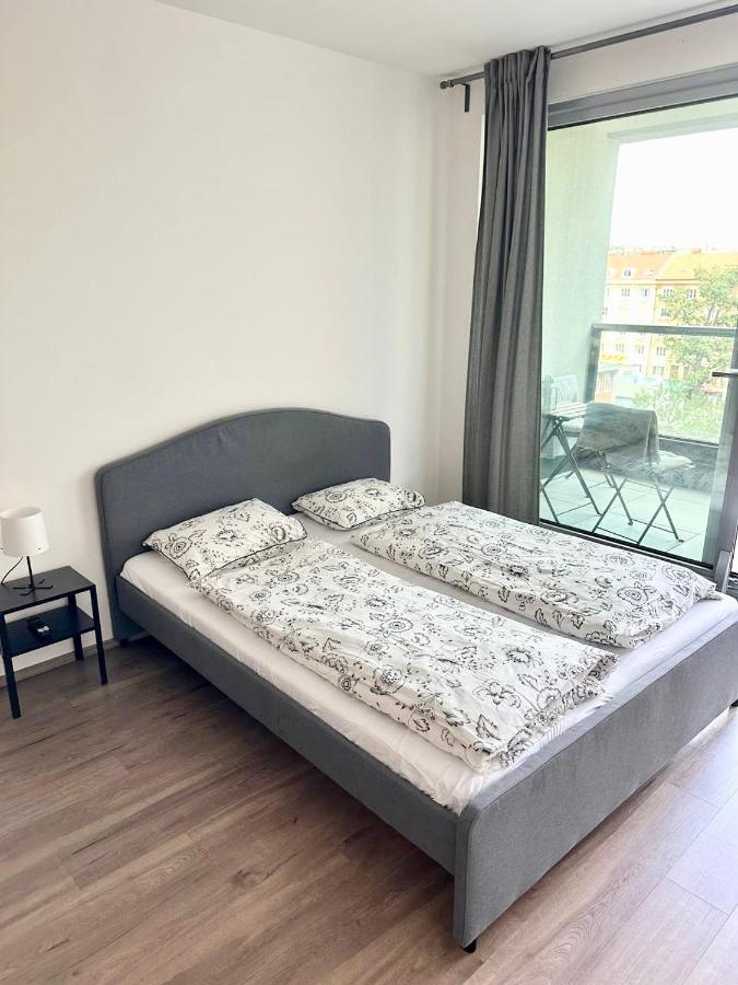 Harfa Apartment Chill Zone Прага Екстериор снимка